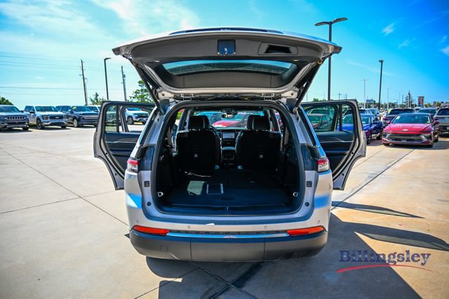 Used 2024 Jeep Grand Cherokee L Limited RWD image 17