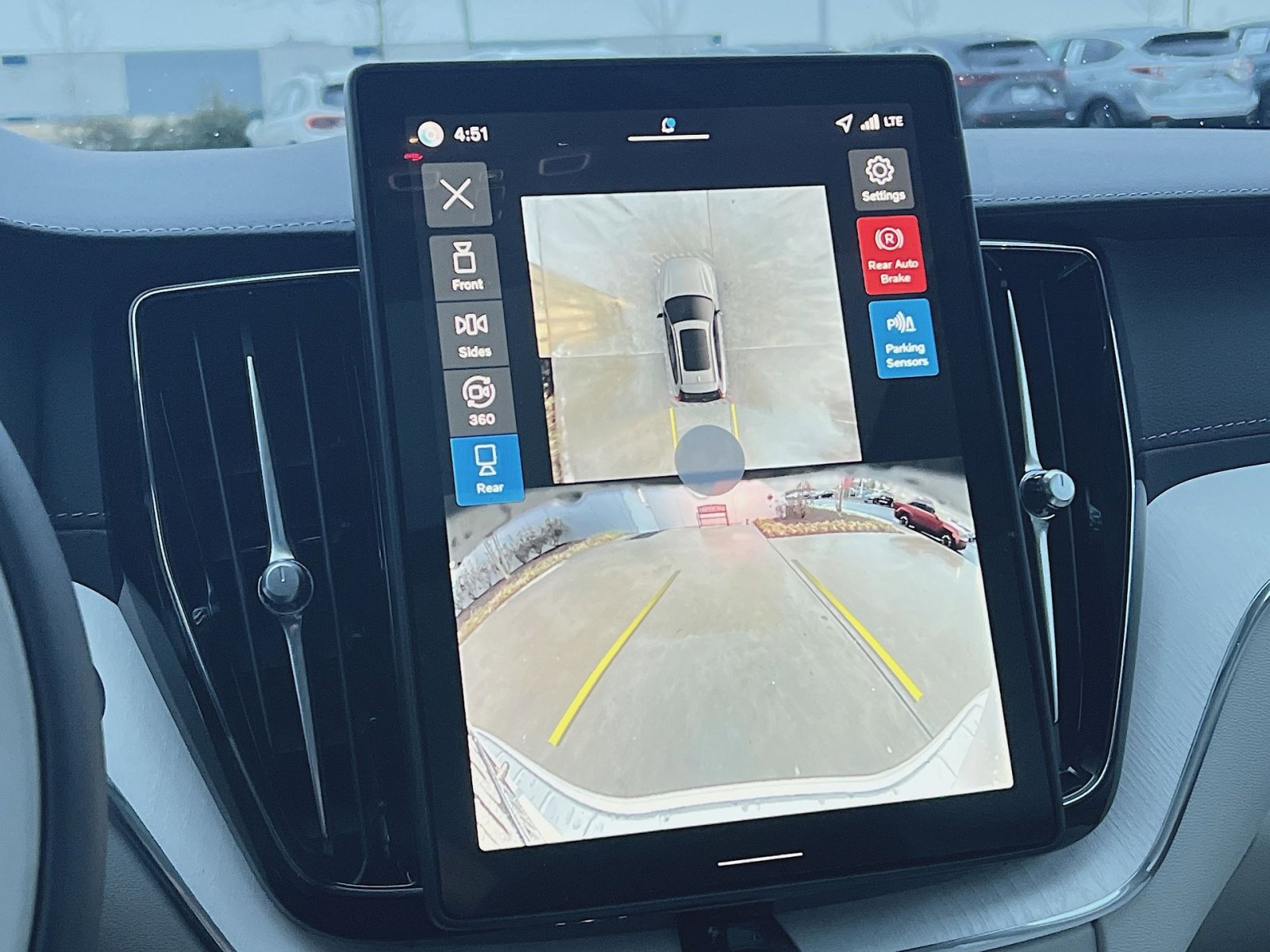 New 2026 Volvo XC60 B5 Ultra w/ Protection Package Premier image 19