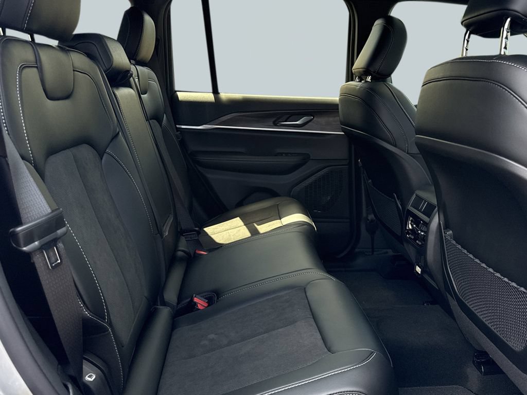 New 2026 Jeep Grand Cherokee Altitude RWD image 26