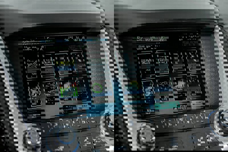 Used 2016 Chevrolet Equinox LTZ w/ Enhanced Convenience Package image 28