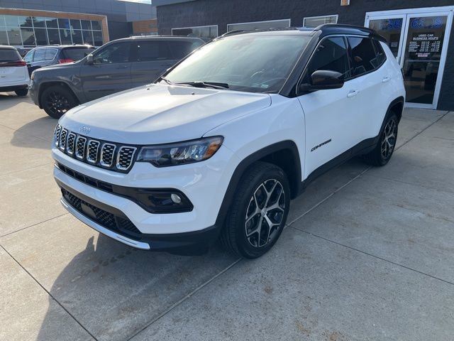 Used 2024 Jeep Compass Limited image 3