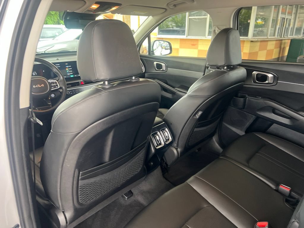 Certified 2024 Kia Sorento S FWD image 9