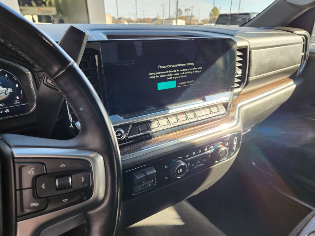 Used 2025 Chevrolet Silverado 1500 LT image 11