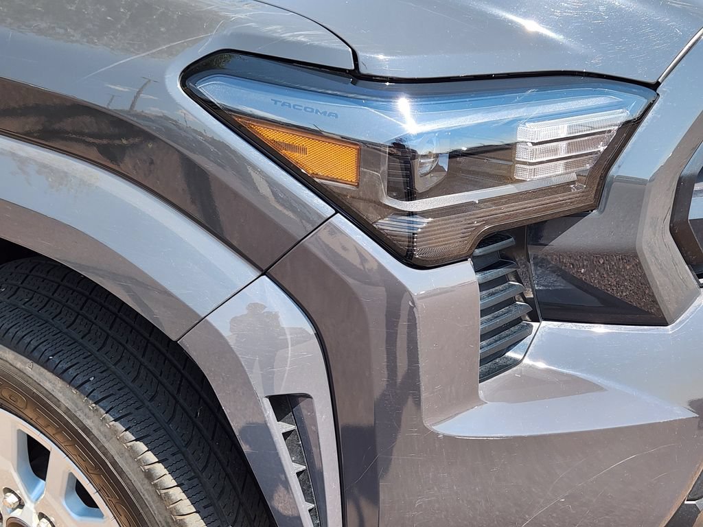 Used 2024 Toyota Tacoma SR5 AWD/4WD image 28