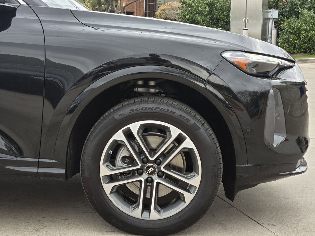 Certified 2025 Audi Q5 2.0T Premium image 13