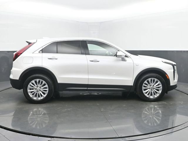 Used 2024 Cadillac XT4 Luxury w/ Cold Weather Package AWD/4WD image 6