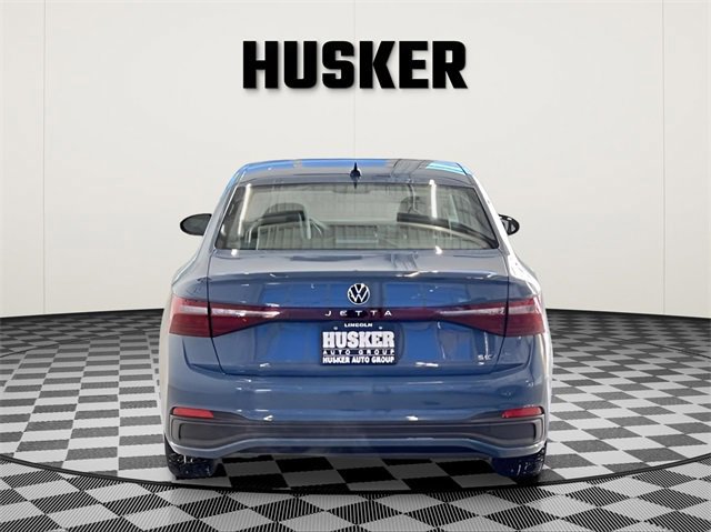 Used 2025 Volkswagen Jetta SE image 6