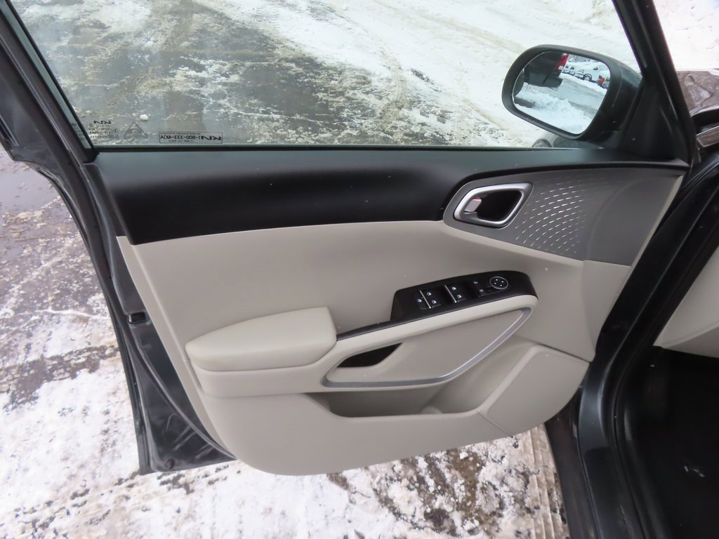 Certified 2023 Kia Soul LX image 25