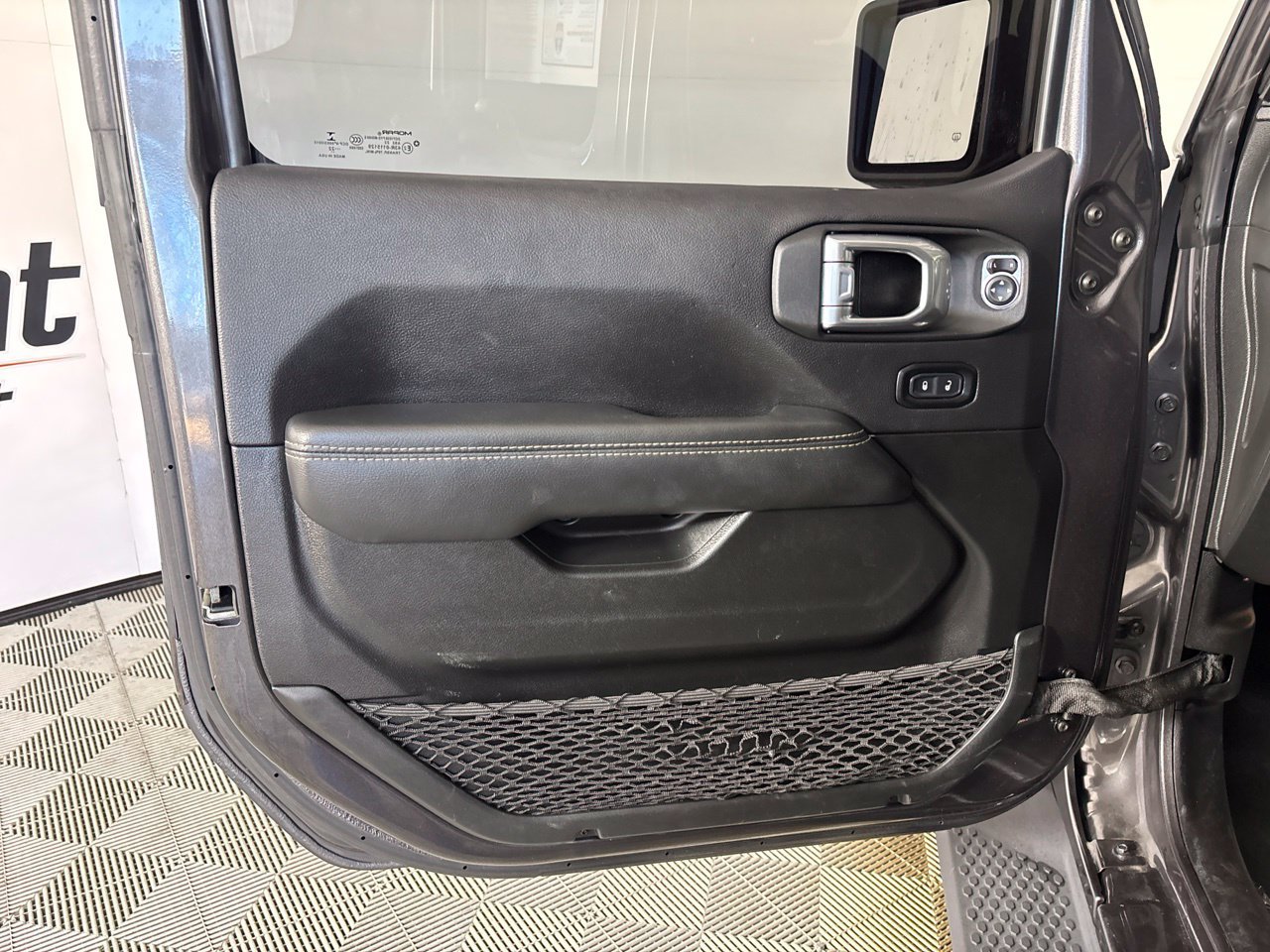 Used 2022 Jeep Wrangler Unlimited Sahara AWD/4WD image 7