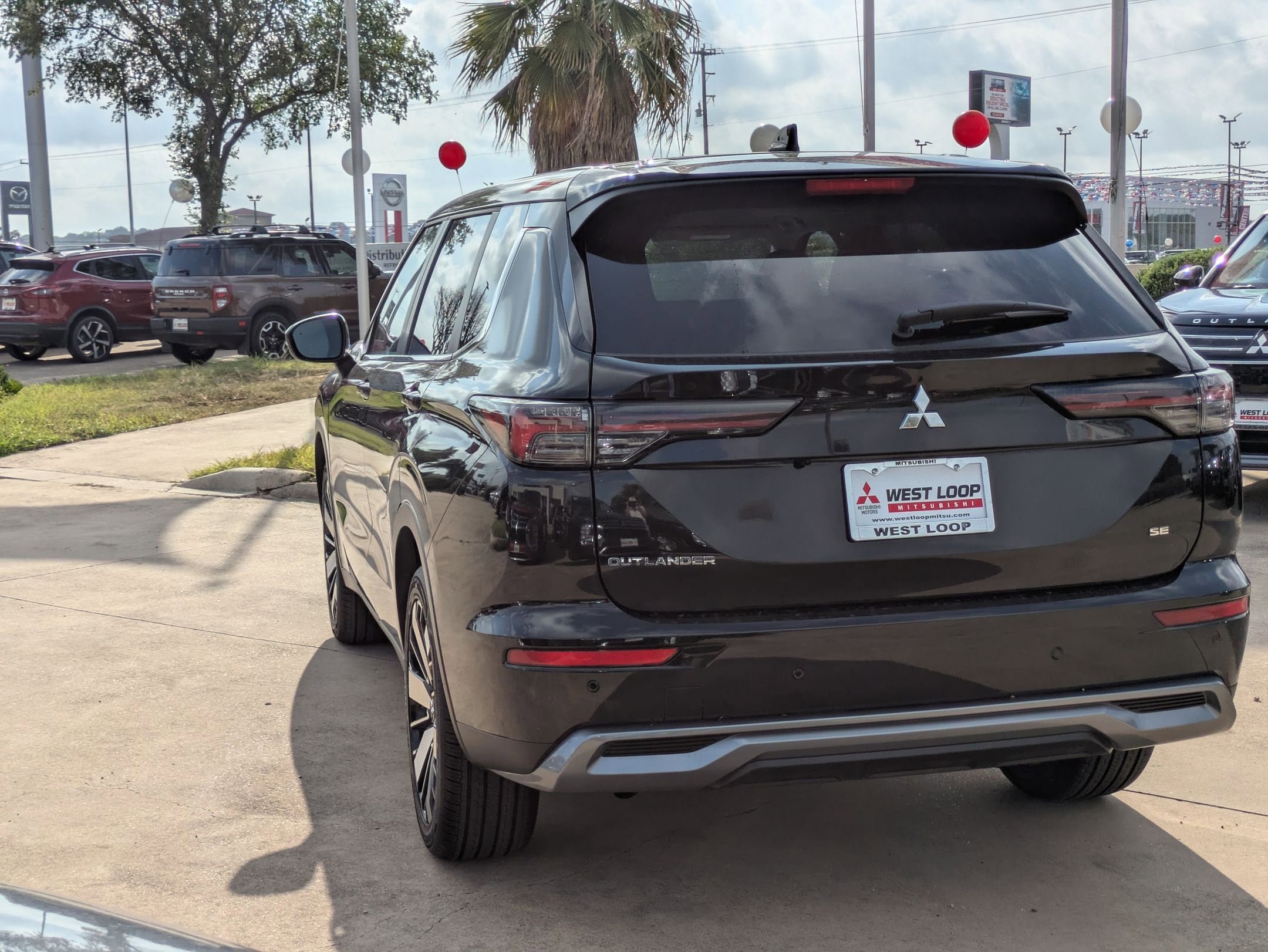 New 2025 Mitsubishi Outlander SE FWD image 3