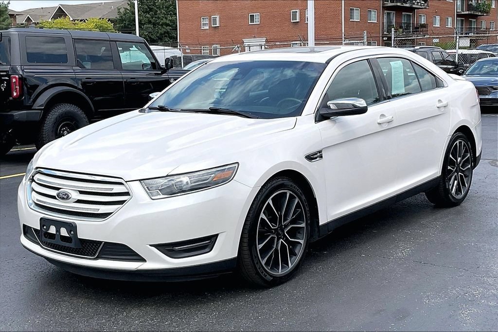 Used 2019 Ford Taurus Limited AWD/4WD image 11