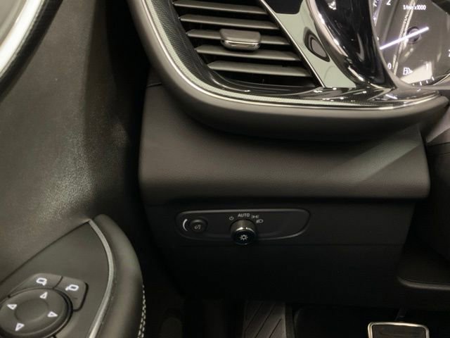 Used 2023 Buick Envision Essence w/ Sport Touring Package AWD/4WD image 28