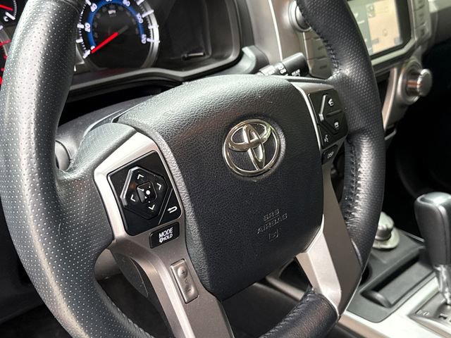 Used 2018 Toyota 4Runner SR5 AWD/4WD image 29