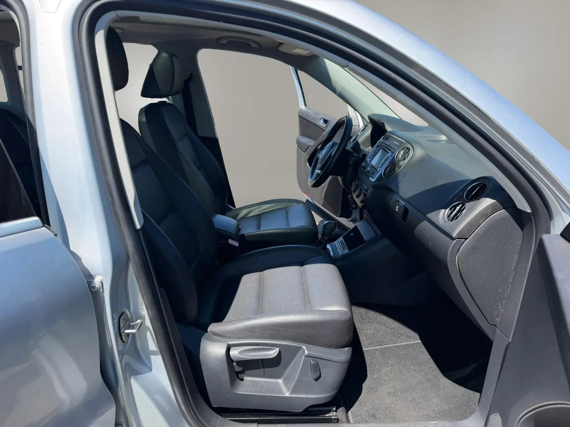 Used 2013 Volkswagen Tiguan SE FWD image 15