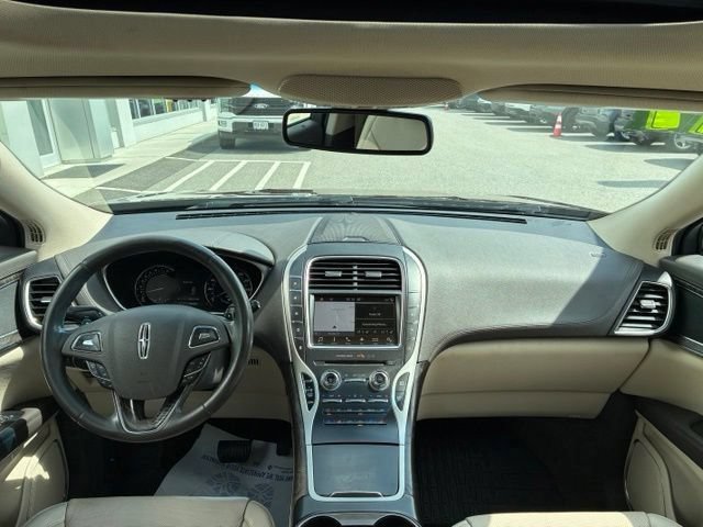 Used 2017 Lincoln MKX Reserve AWD/4WD image 16