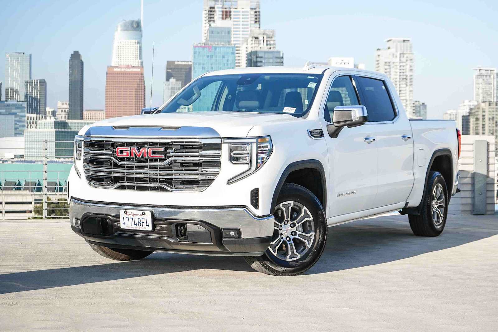Used 2026 GMC Sierra 1500 SLT RWD image 1