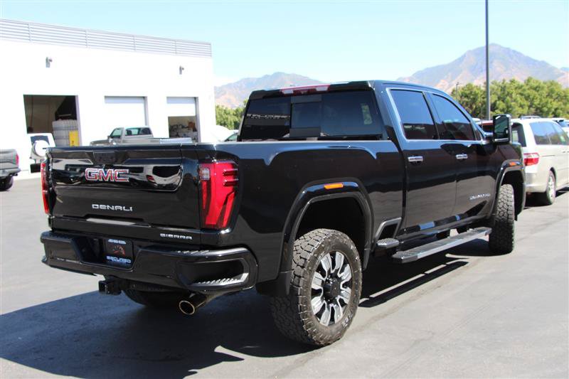 Used 2024 GMC Sierra 2500 Denali w/ Denali Reserve Package AWD/4WD image 8