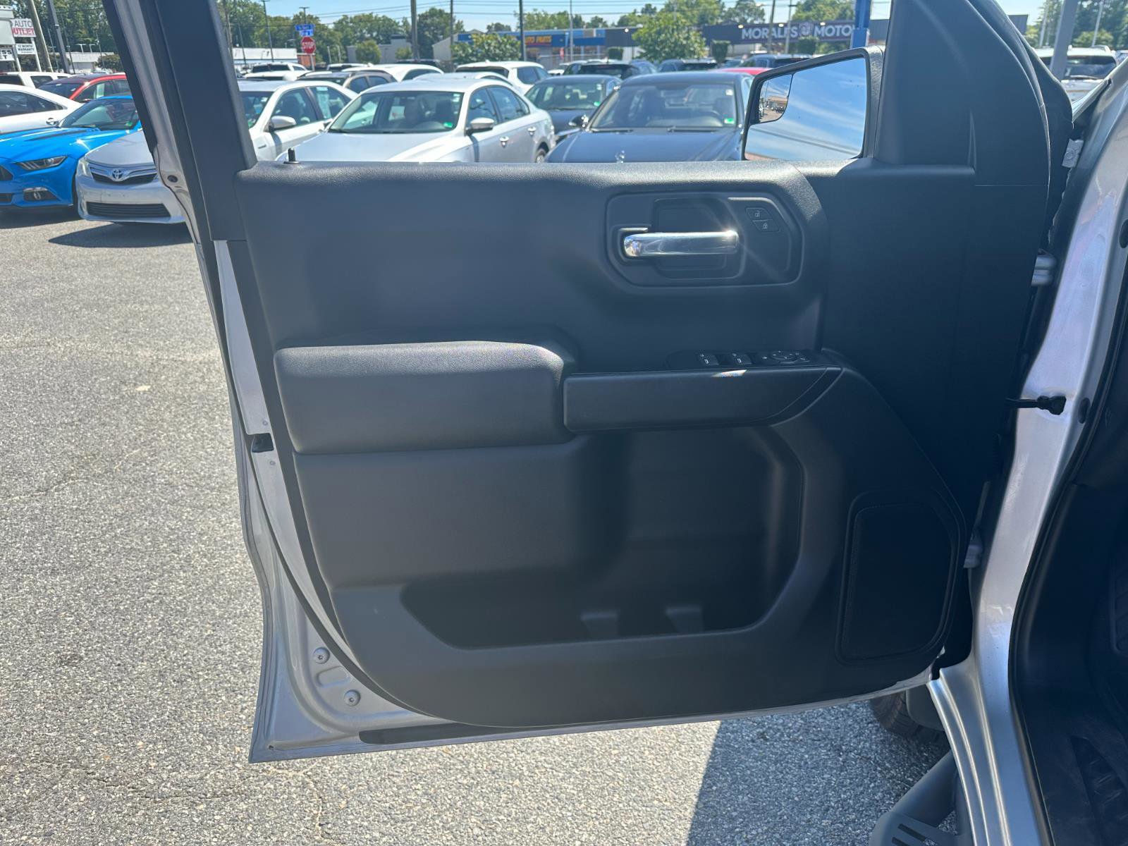 Used 2019 Chevrolet Silverado 1500 Custom w/ Custom Value Package image 10