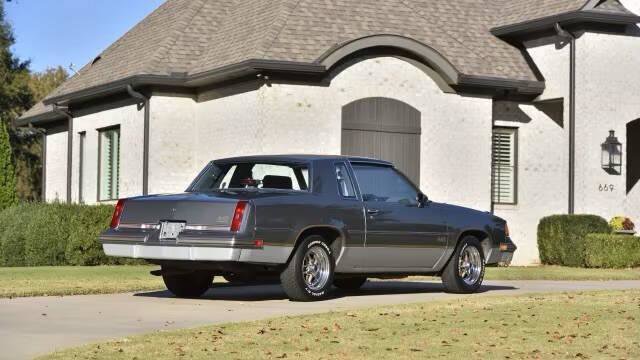 Used 1987 Oldsmobile Cutlass Supreme Salon image 13