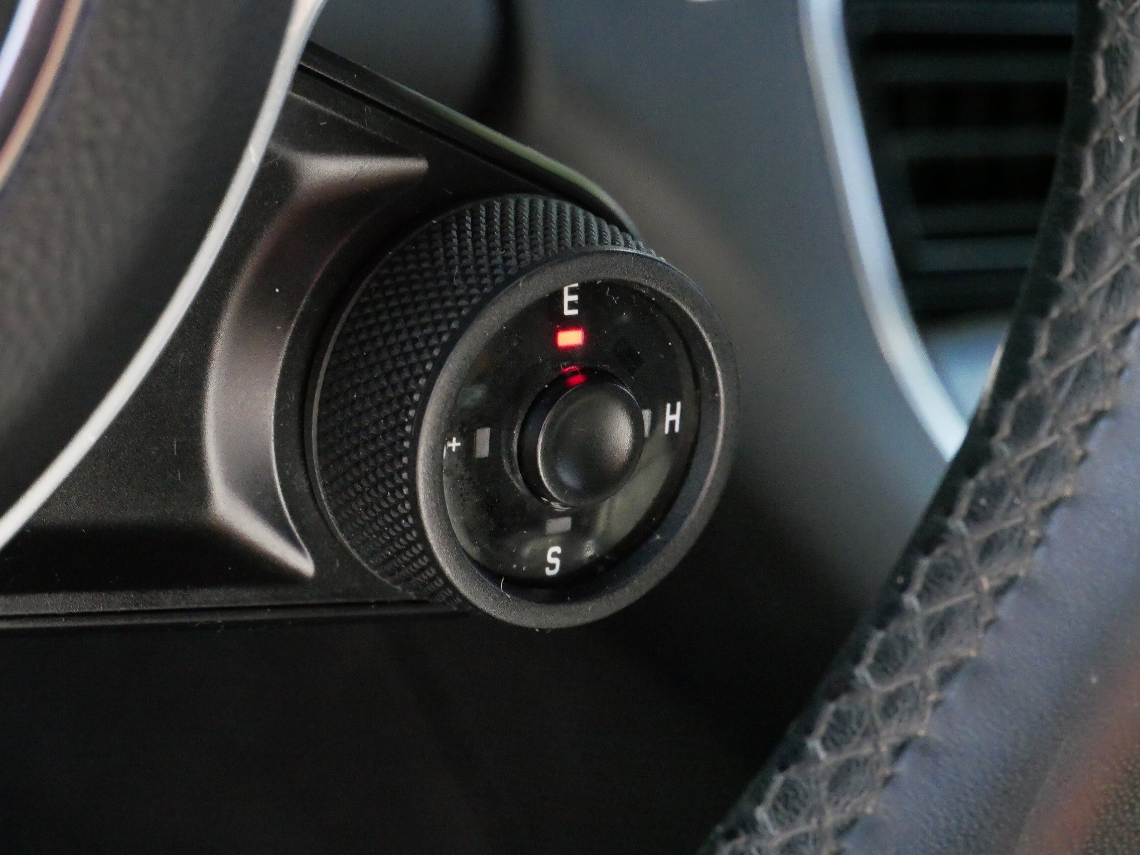 Used 2018 Porsche Panamera 4 image 26