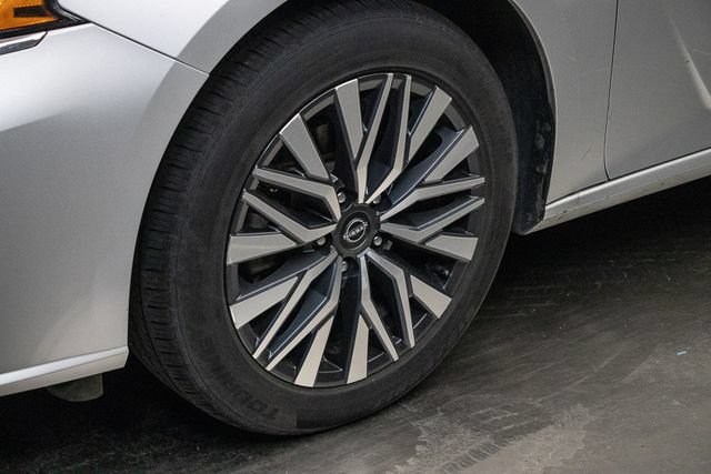 Used 2024 Nissan Altima 2.5 SV AWD/4WD image 8