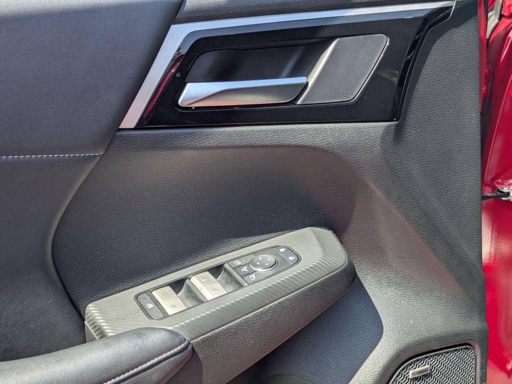 Used 2025 Mitsubishi Outlander SE FWD image 16