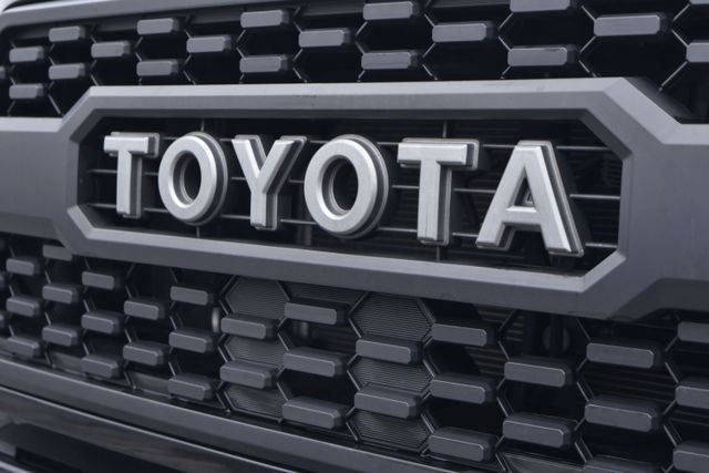 Used 2016 Toyota Tacoma TRD Sport w/ Towing Package image 12