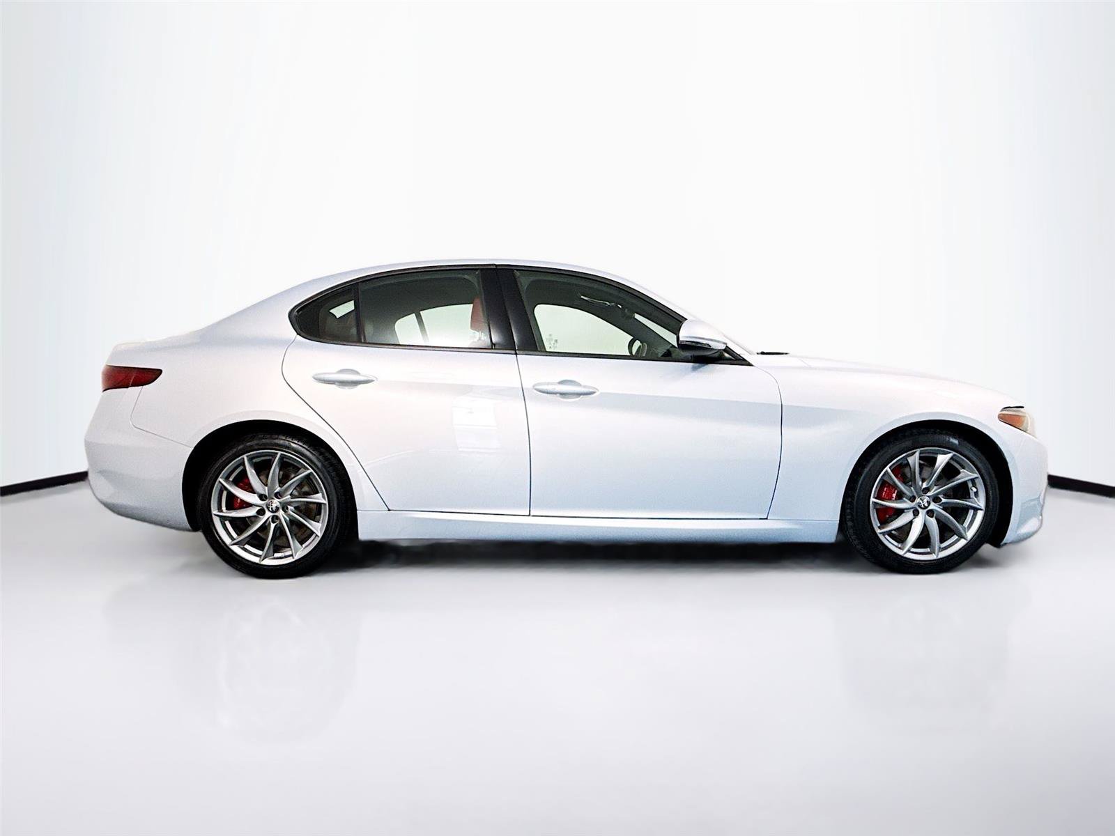 Used 2023 Alfa Romeo Giulia Sprint RWD image 15