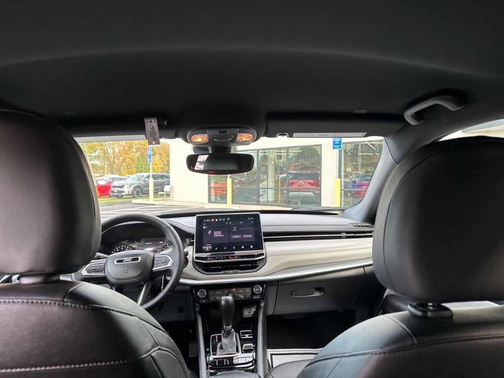 Used 2024 Jeep Compass Limited image 22