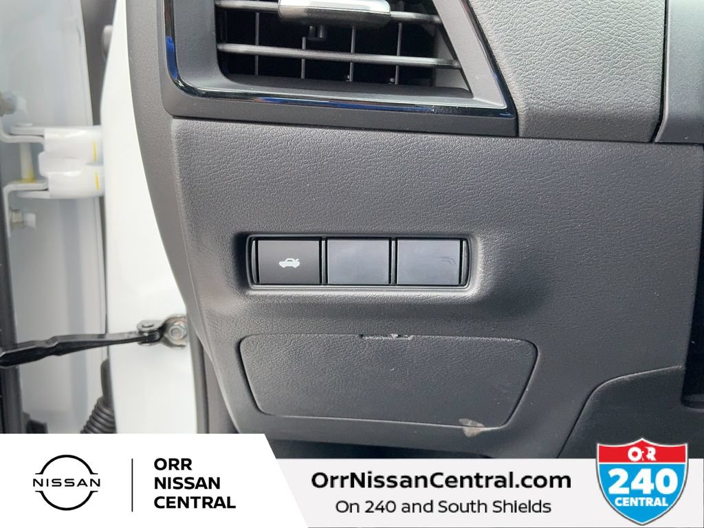 New 2026 Nissan Sentra SR w/ Floor Mat Package FWD image 18