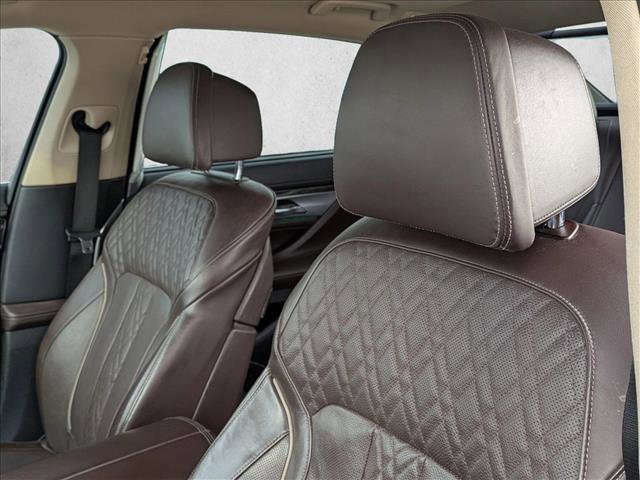 Used 2018 BMW 740i image 14