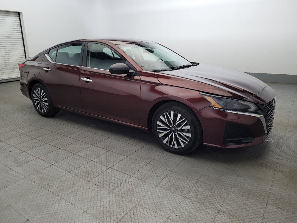 Used 2024 Nissan Altima 2.5 SV image 11