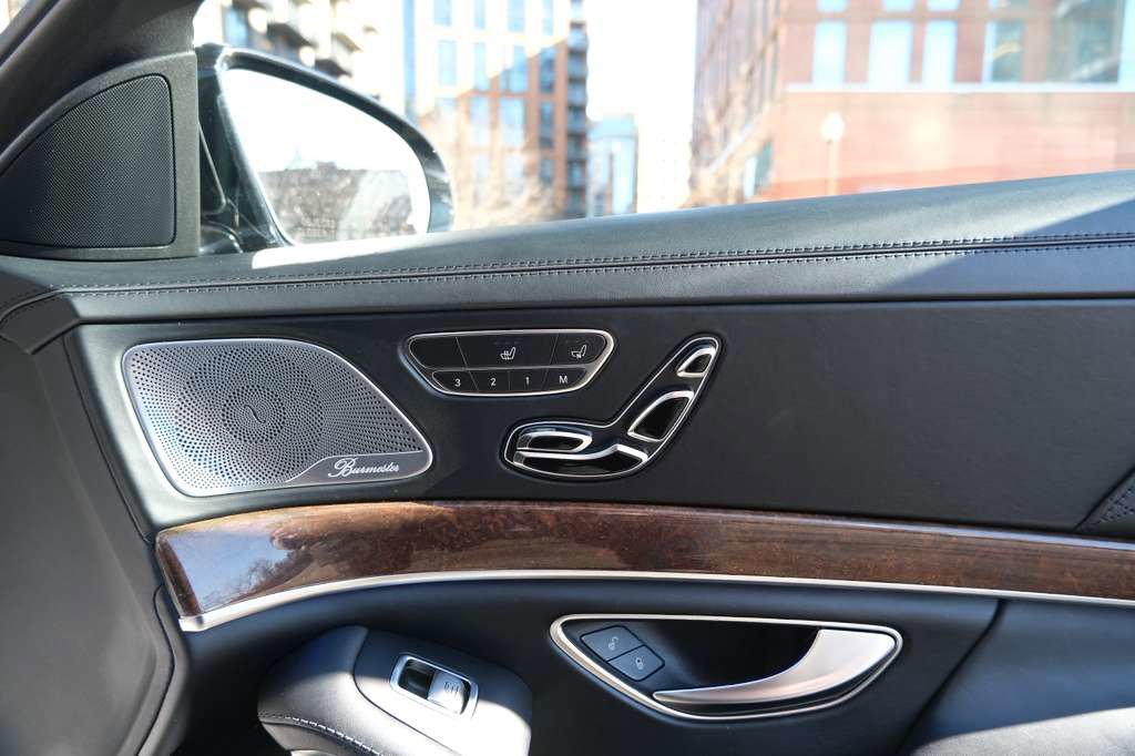 Used 2018 Mercedes-Benz S 560 4MATIC Sedan w/ Premium Package image 39