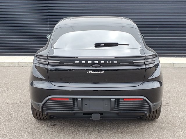 Used 2025 Porsche Macan 4 Electric image 6