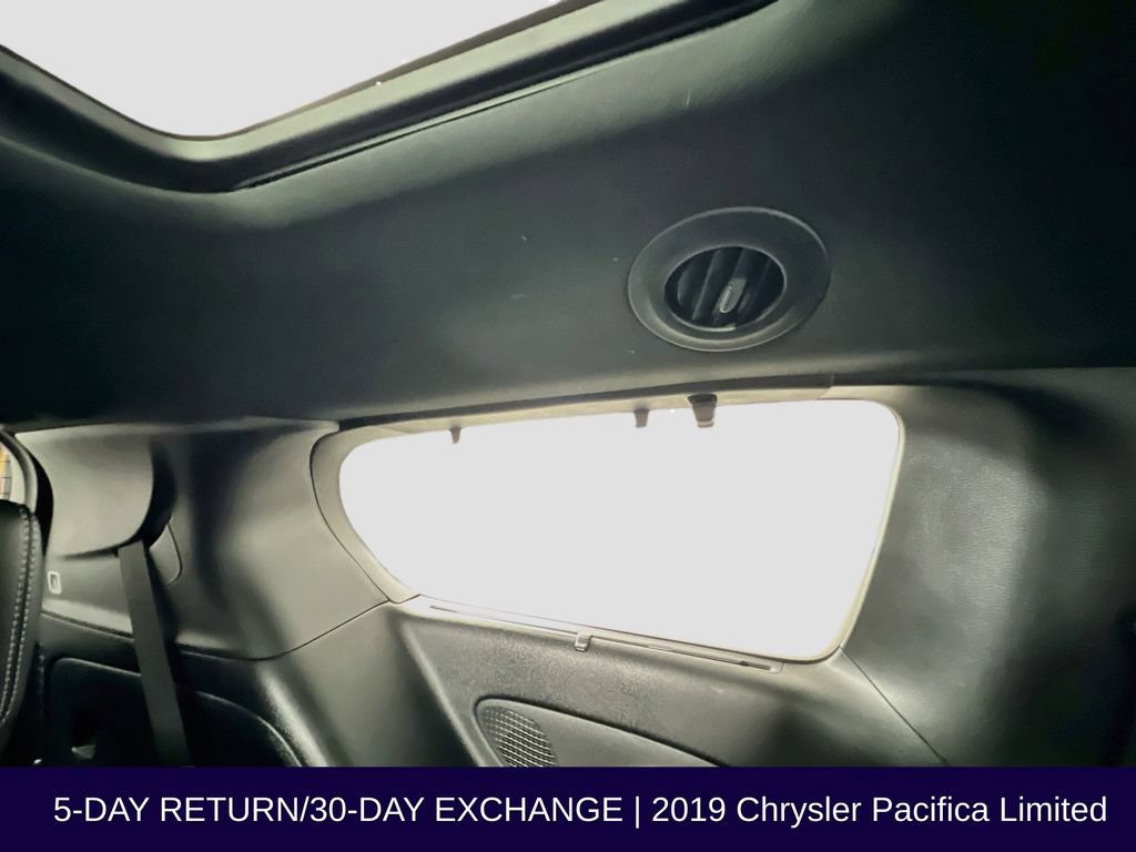 Used 2019 Chrysler Pacifica Limited w/ Advanced Safetytec Group FWD image 42