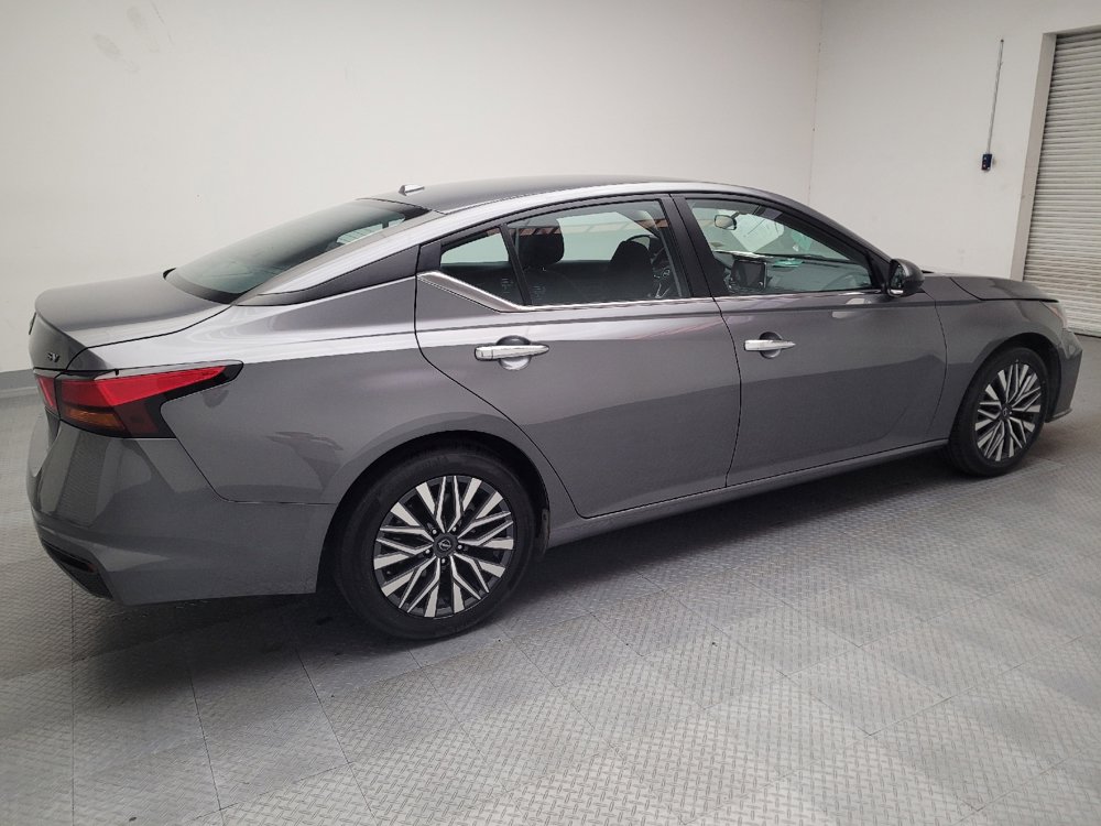 Used 2024 Nissan Altima 2.5 SV image 10