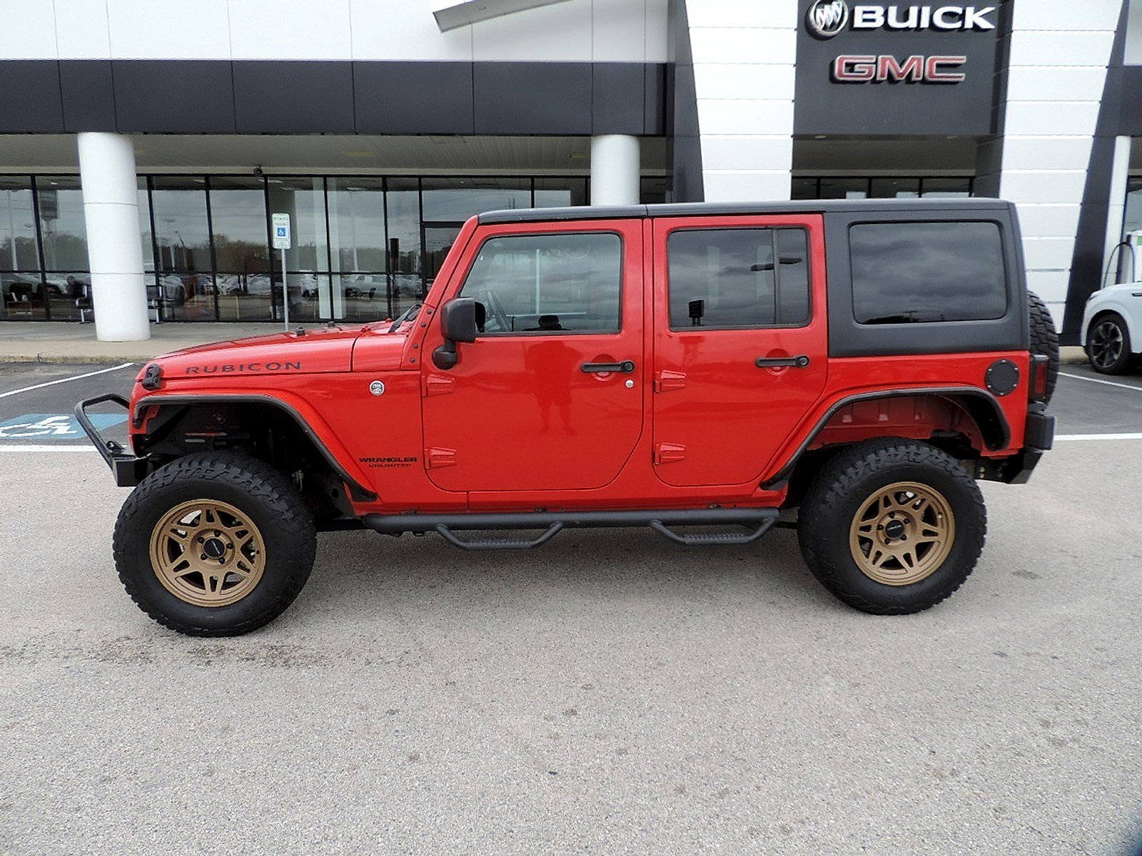 Used 2016 Jeep Wrangler Unlimited Rubicon AWD/4WD image 8