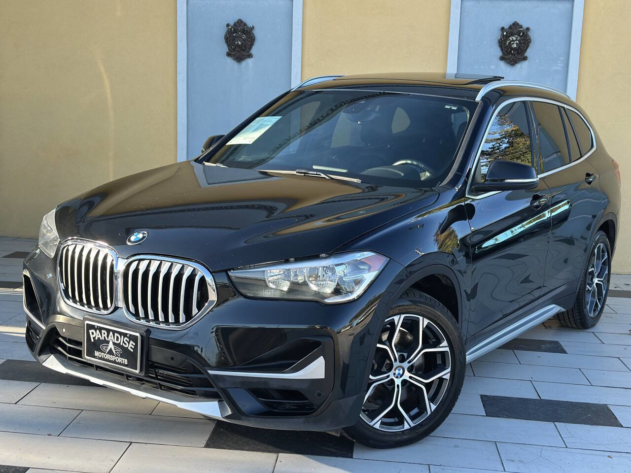 Used 2021 BMW X1 xDrive28i AWD/4WD image 1