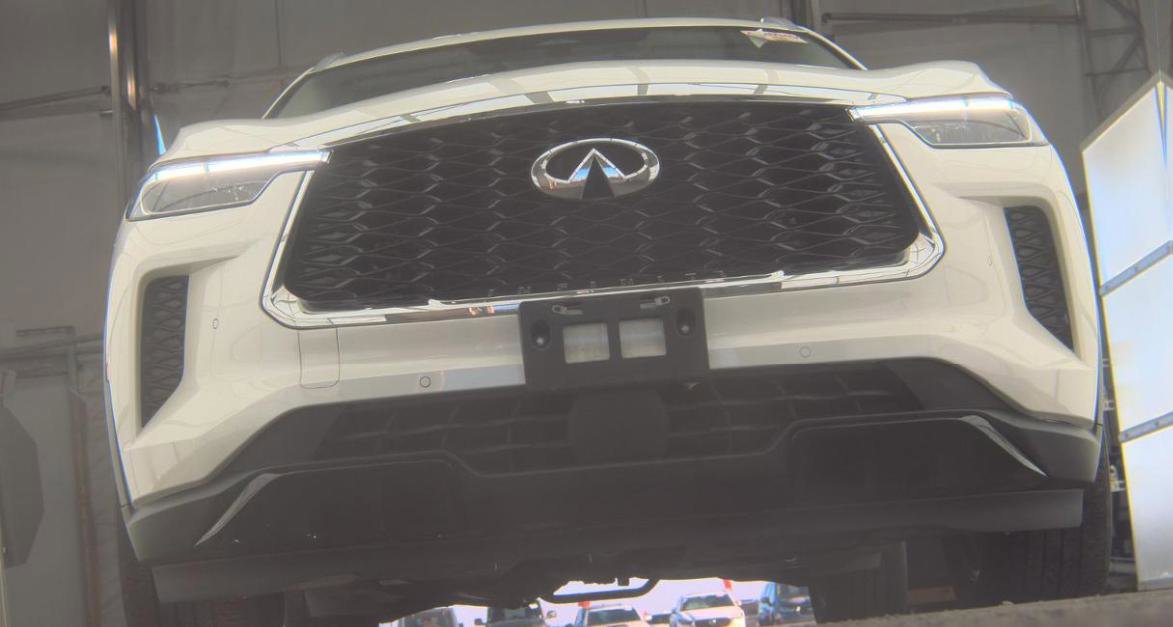 Used 2023 INFINITI QX60 Luxe w/ Cargo Package image 3