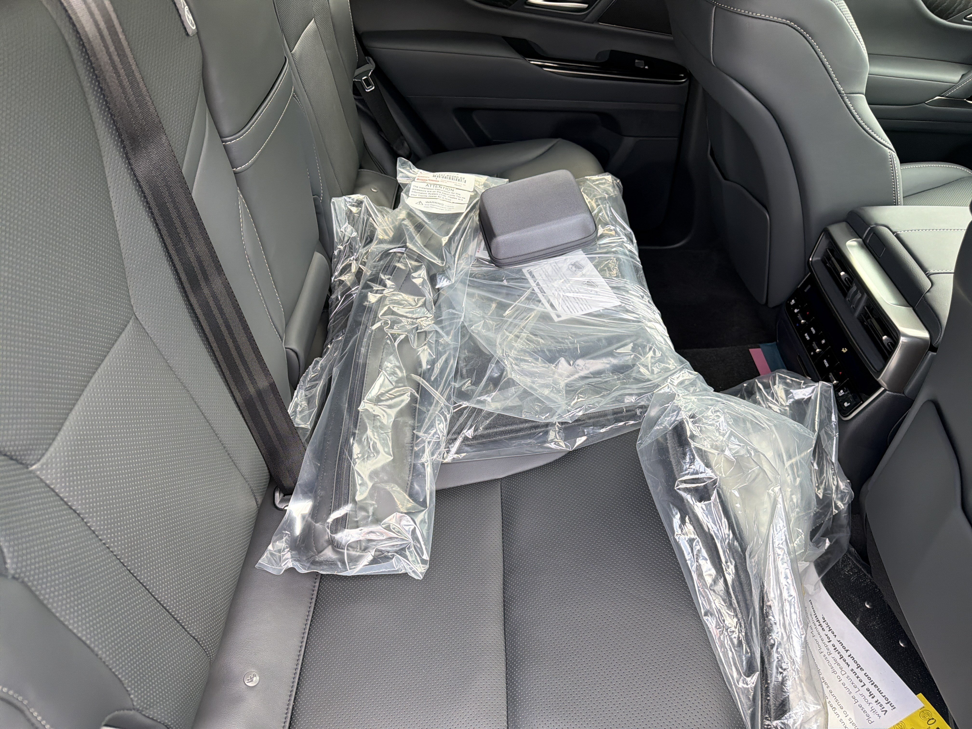 New 2026 Lexus LX 700h Luxury AWD/4WD image 28