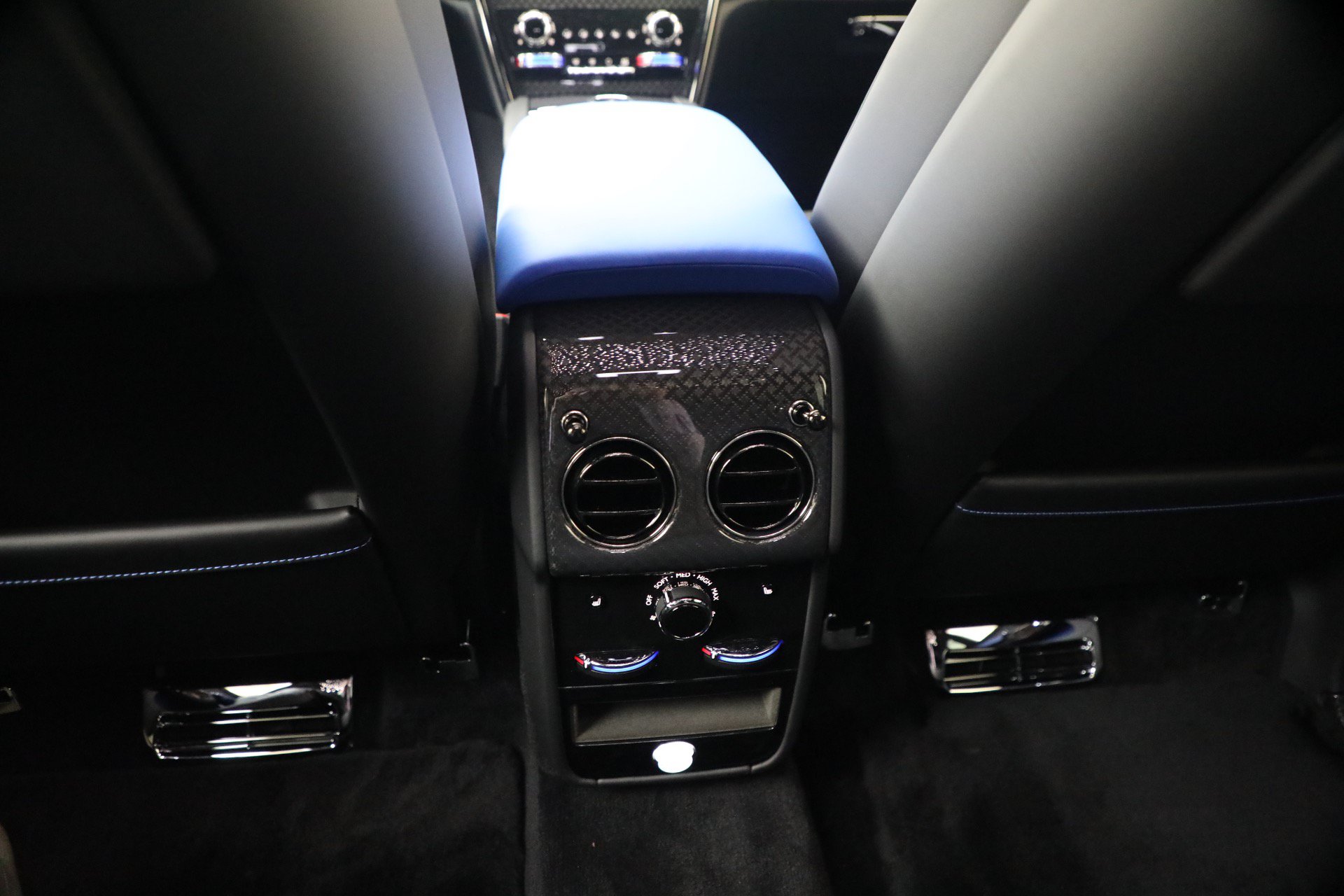 New 2027 Rolls-Royce Cullinan Black Badge AWD/4WD image 38