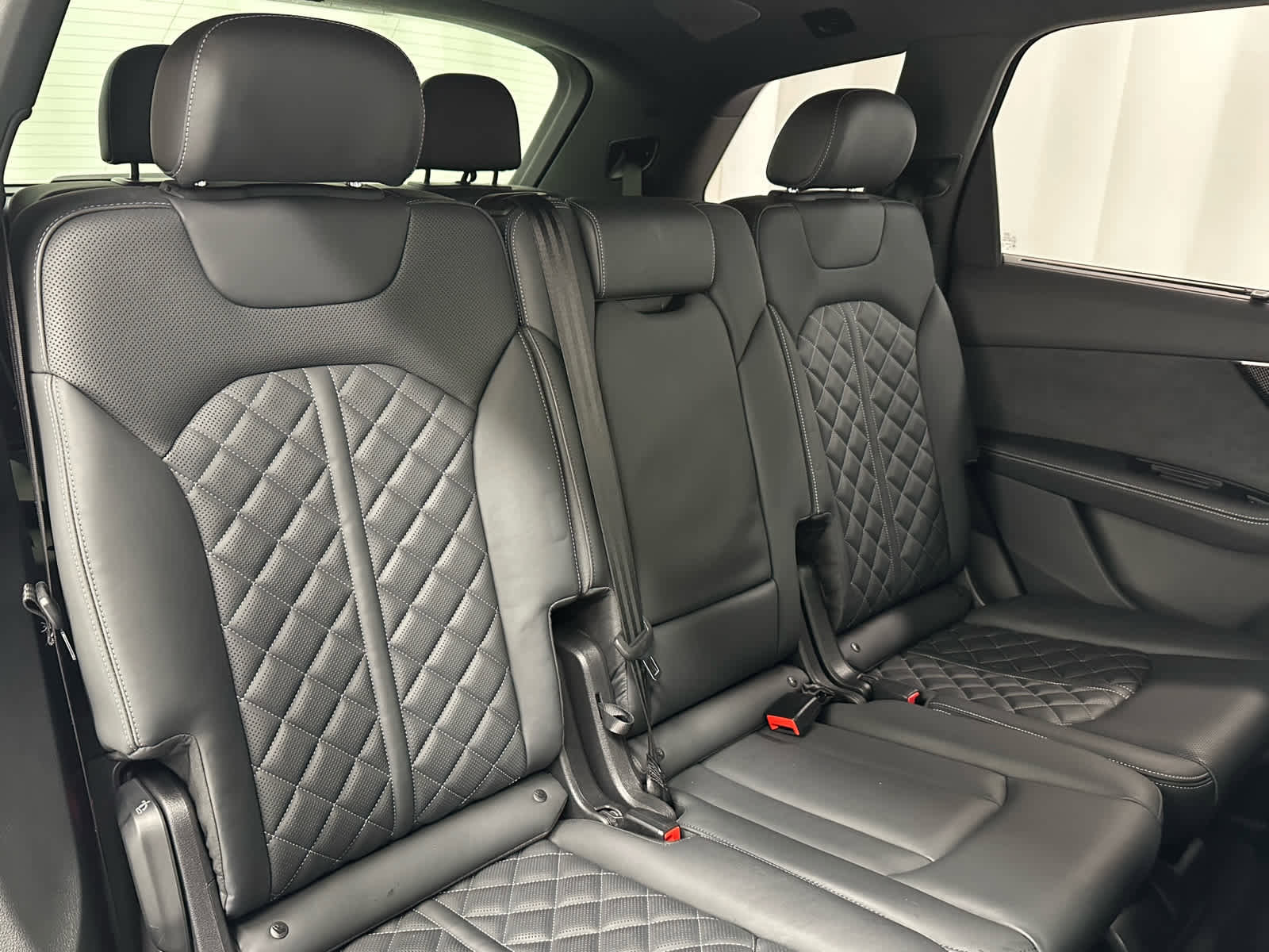 Used 2023 Audi SQ7 Prestige AWD/4WD image 23
