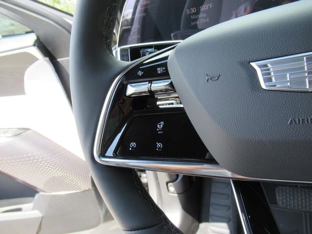 New 2025 Cadillac Lyriq Luxury image 17
