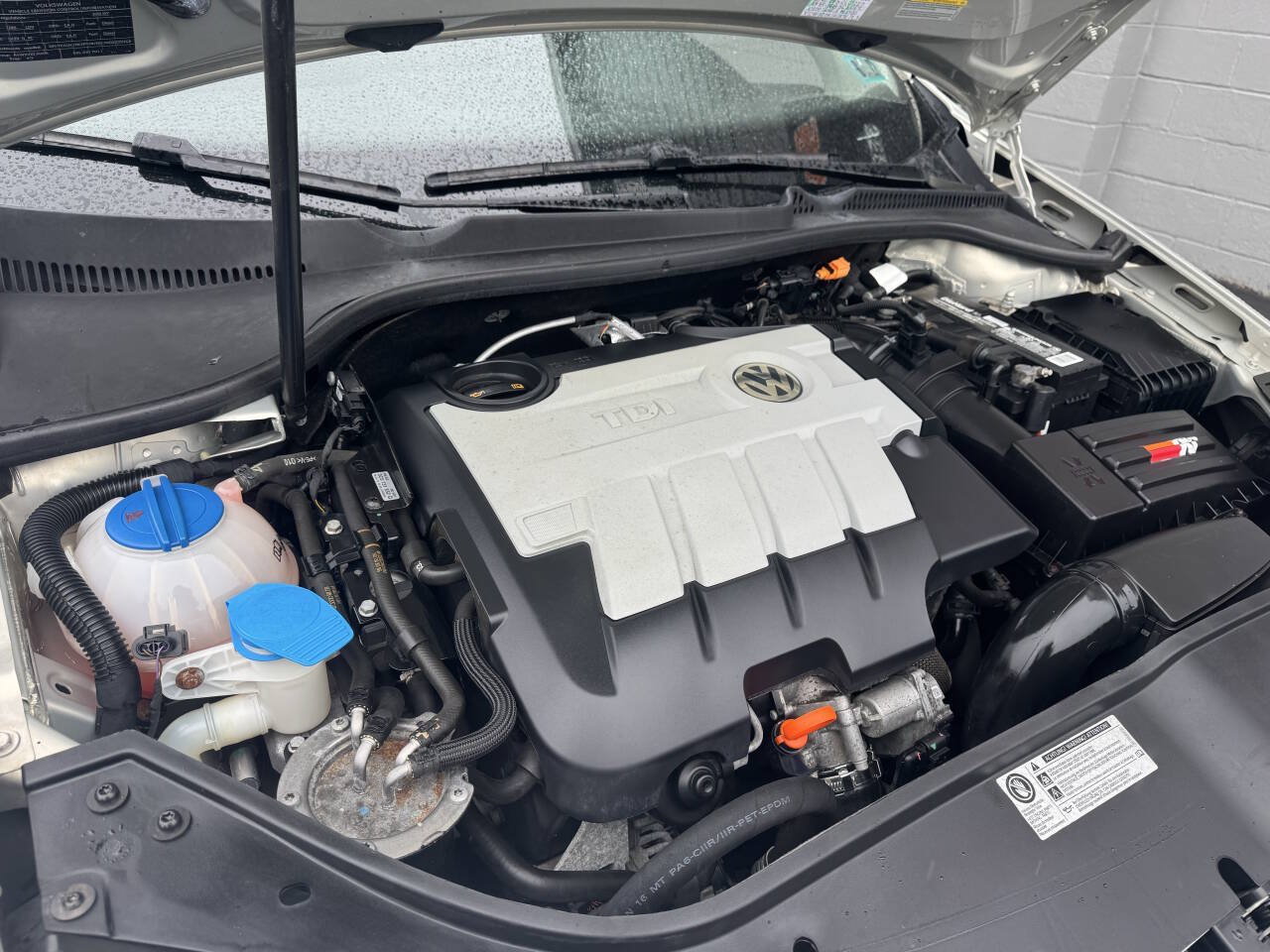 Used 2010 Volkswagen Jetta TDI FWD image 11