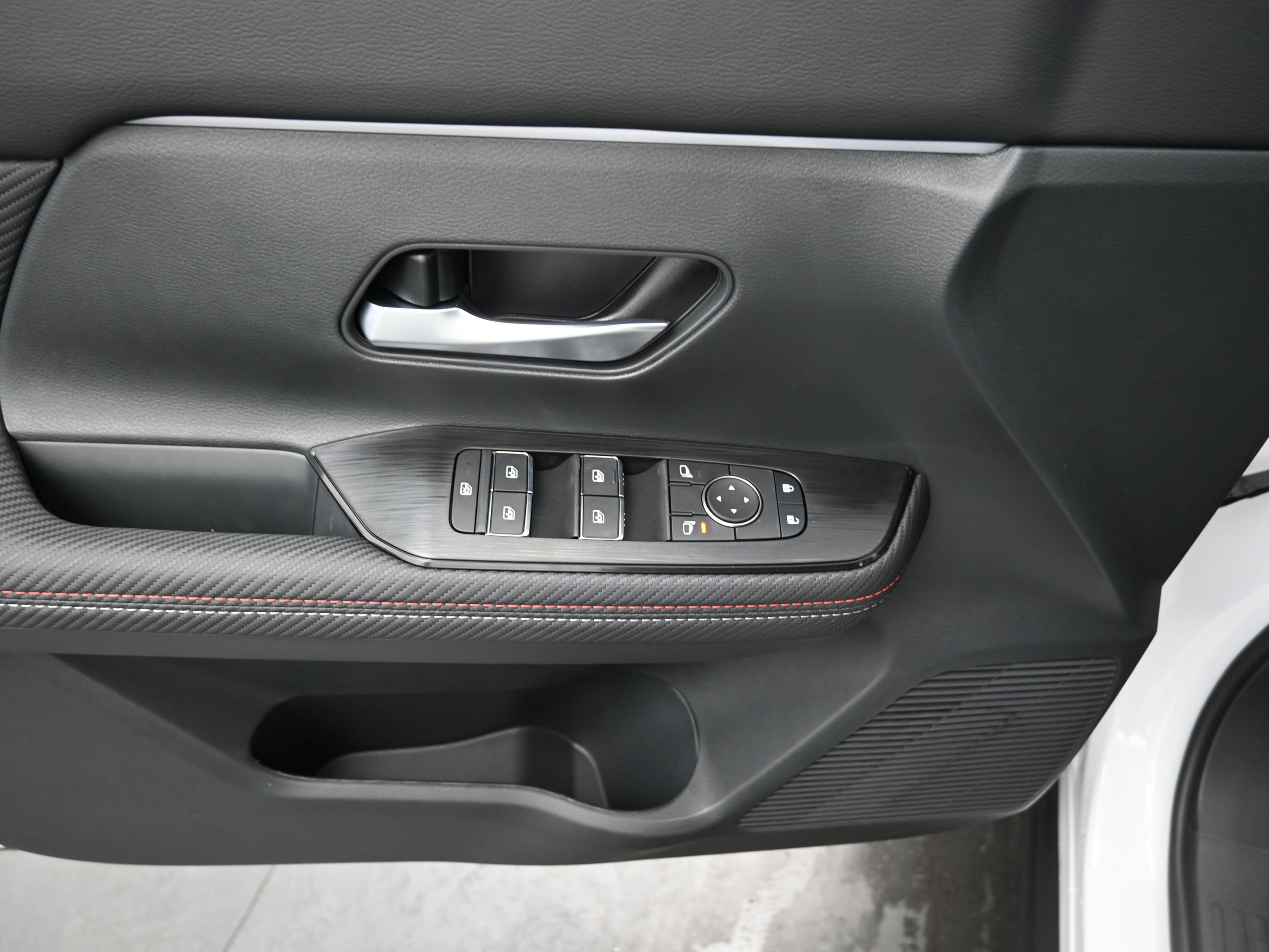 New 2026 Nissan Kicks SR w/ SR Premium Package image 11