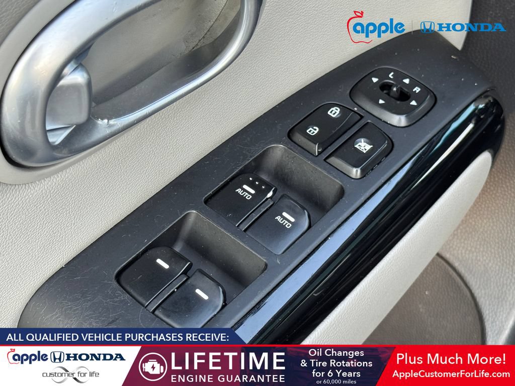 Used 2016 Kia Soul + w/ Primo Package FWD image 9