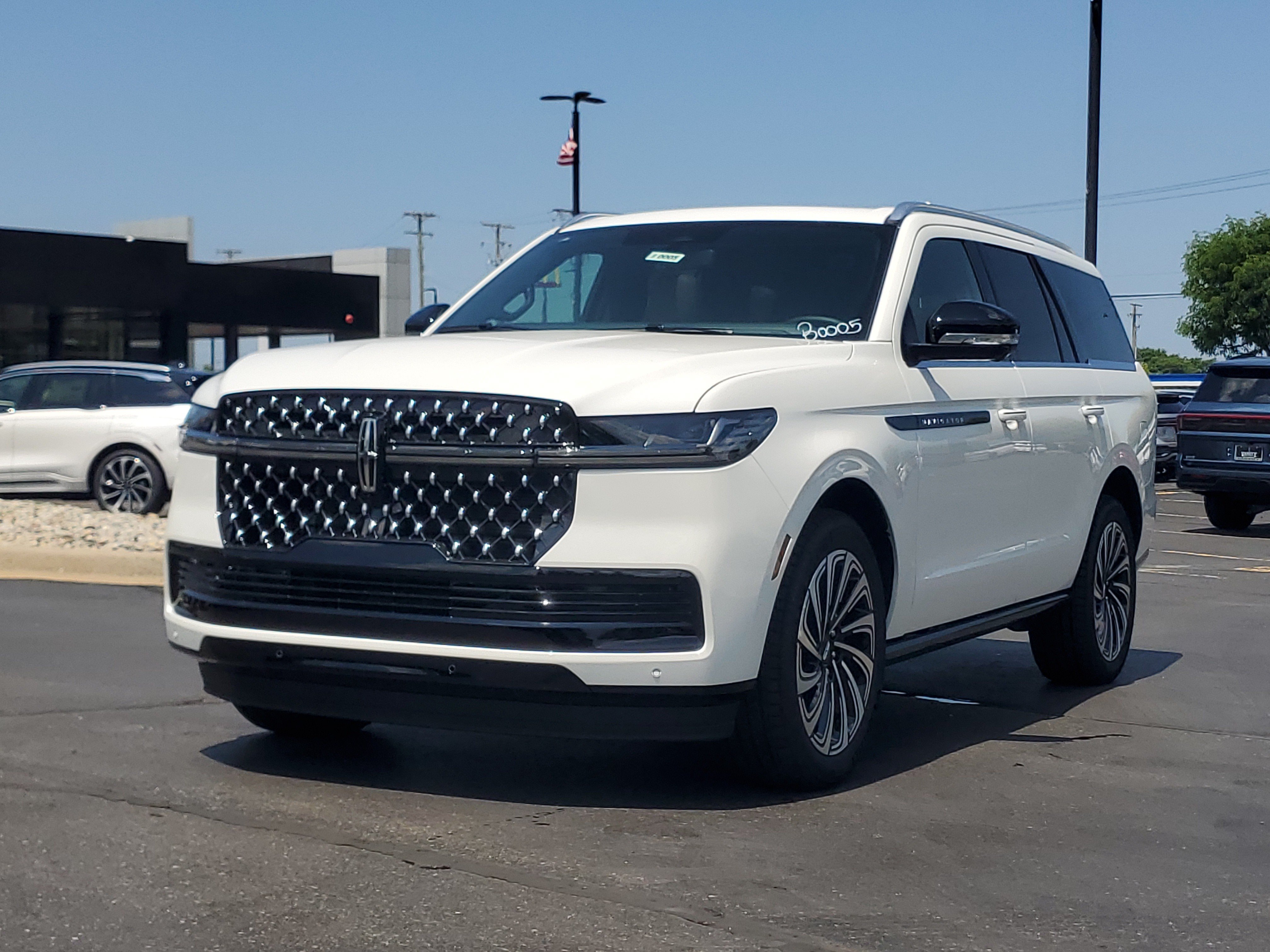 New 2027 Lincoln Navigator Black Label AWD/4WD video 2