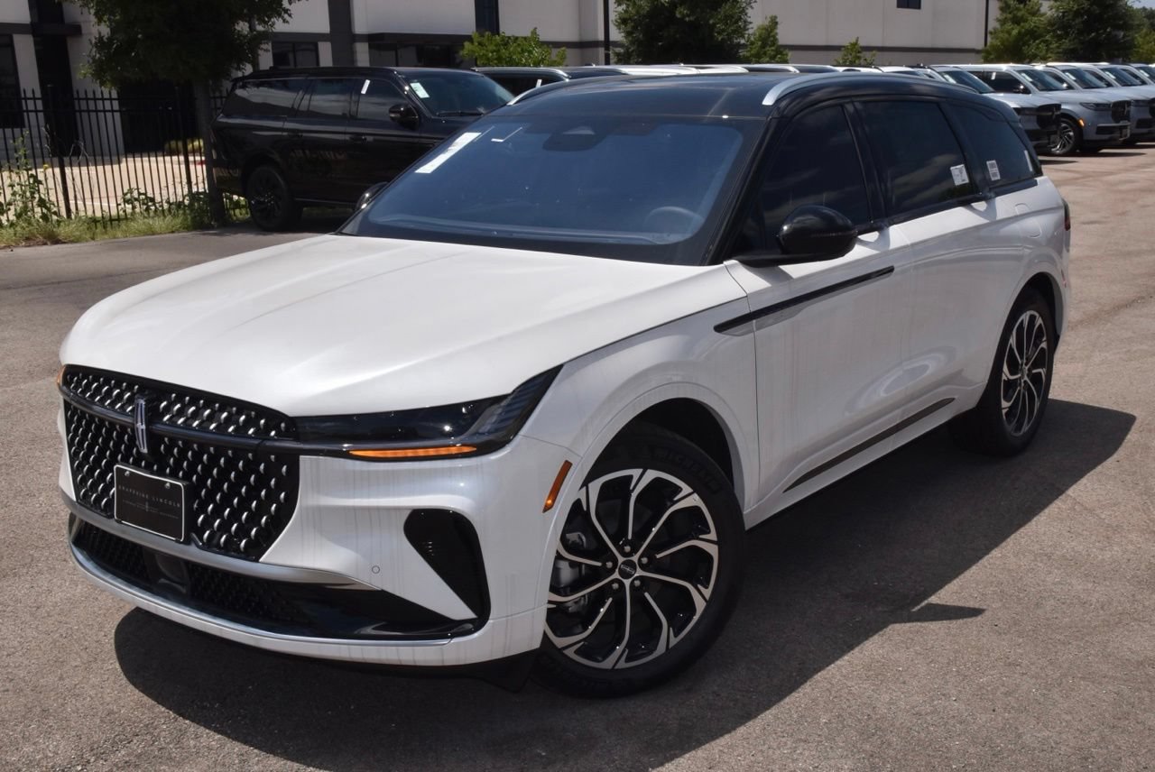 New 2026 Lincoln Nautilus Reserve AWD/4WD image 12