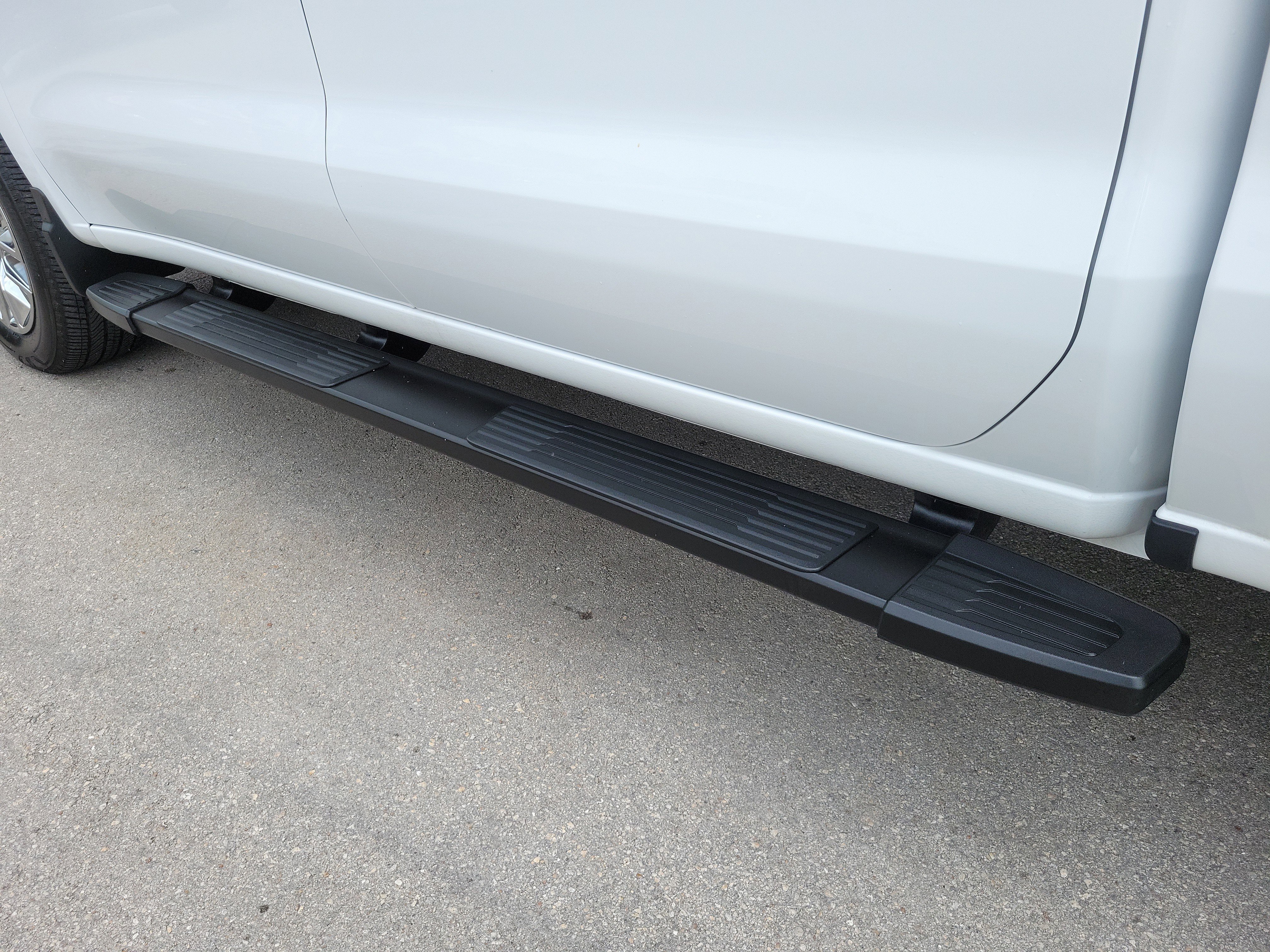 Used 2024 Chevrolet Silverado 1500 Custom RWD image 27