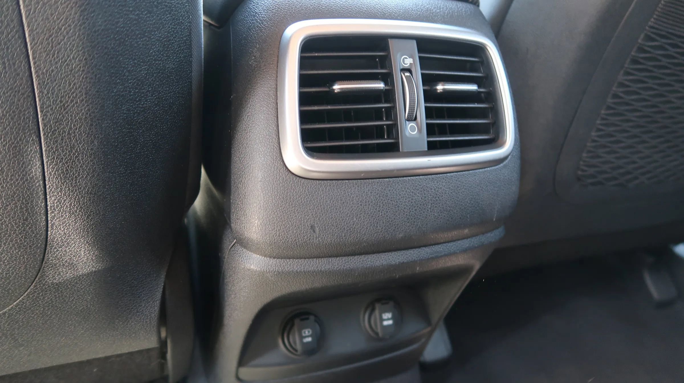 Used 2019 Kia Sorento S image 41